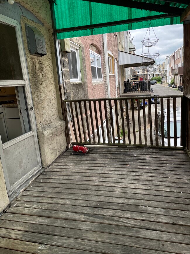 Foto del edificio - 7143 Clover Ln