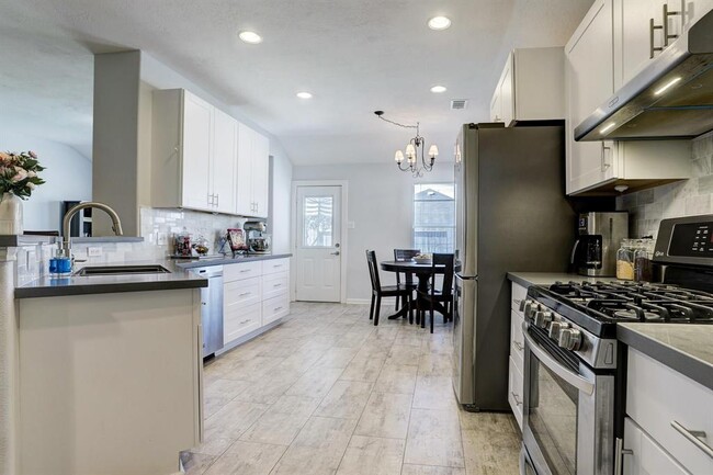Foto del edificio - 6736 Hidden Colony Ln