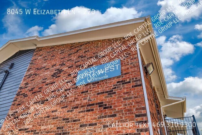 Building Photo - Newly Renovated! Move in Special! Se Habla...