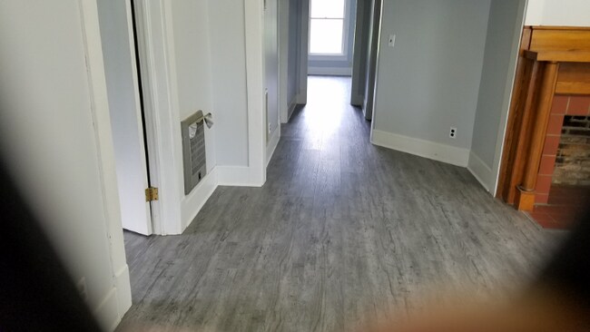 Foto del edificio - 512 N Washington St