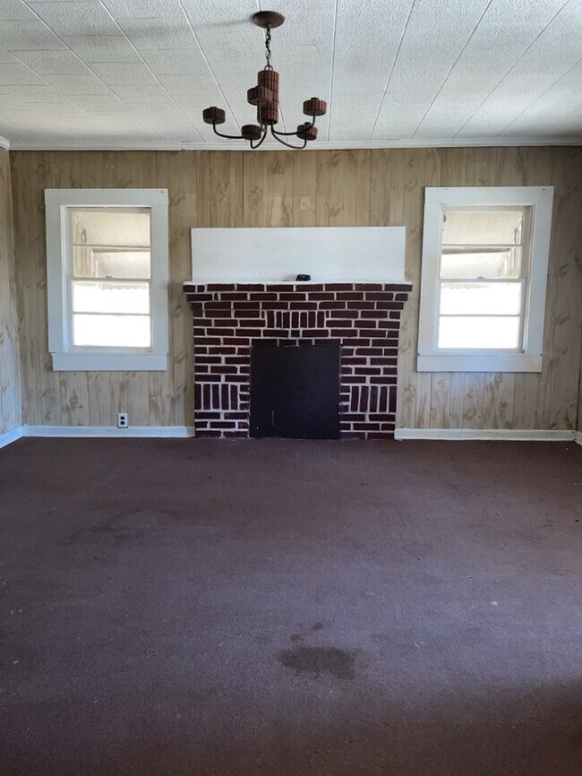 Building Photo - Cozy 3 Bedroom in Clinton
