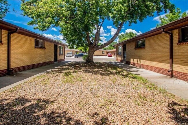 Foto del edificio - 4578 Everett Ct