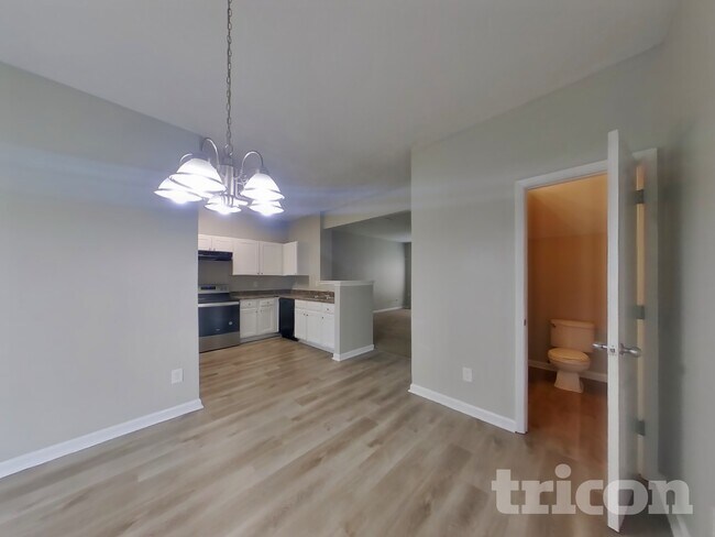 Foto del edificio - 2251 Bigwood Trail