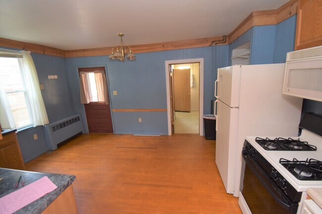 Foto del edificio - Two Bedroom Home with Carport, Laundry & more!