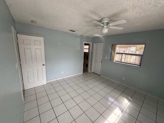 Building Photo - 7401 NW 76th CT