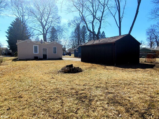 Building Photo - 2 br, 1 bath House - 6500 Prairie Lawn