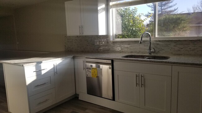 Foto del edificio - 10282 Golden Willow Dr