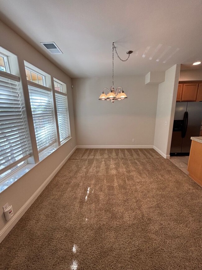 Foto del edificio - MOVE IN SPECIAL: $1,000.00 OFF THE FIRST M...