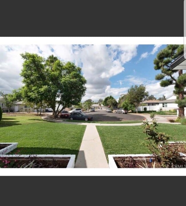 Foto del edificio - 12521 Wixom St