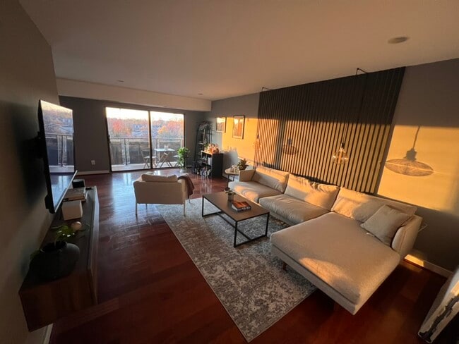Foto del edificio - 6001 Arlington Blvd