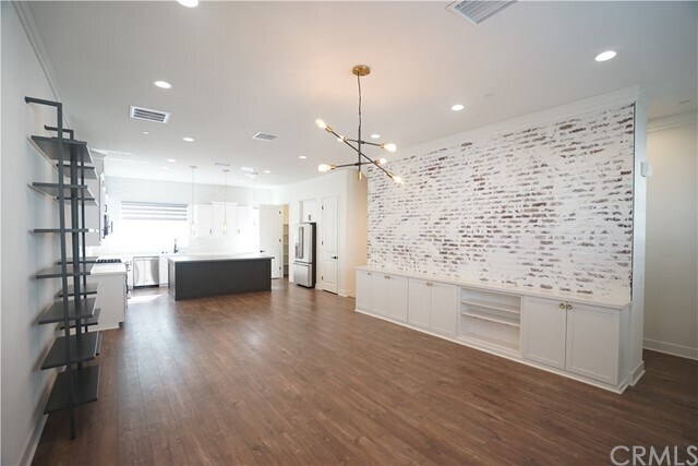 Building Photo - 15902 Ellington Way