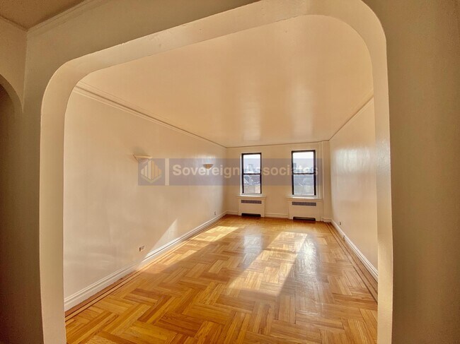 Building Photo - 116 Seaman Avenue