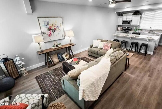Foto del edificio - 770 Bluffs Ct