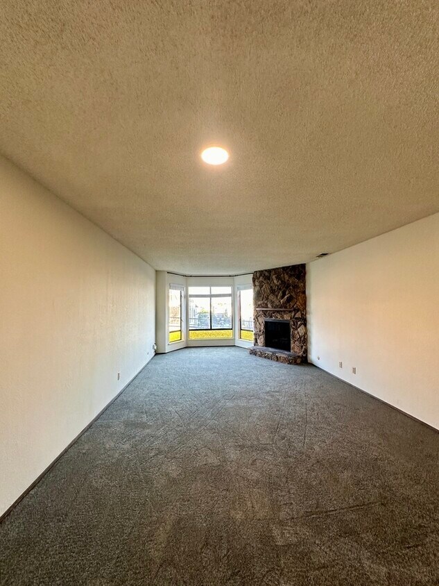 Foto principal - 228 North Willard-