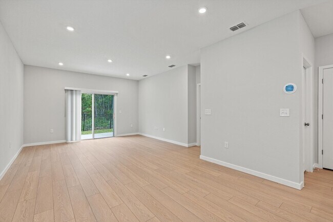Building Photo - 14728 Macadmia Lane