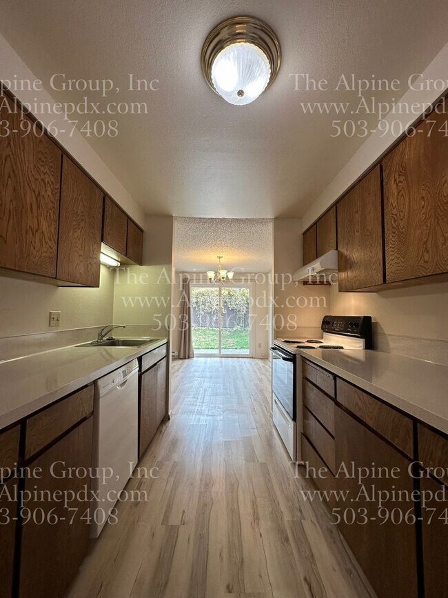 Foto del edificio - Completely Updated 3 Bedroom Single Level ...
