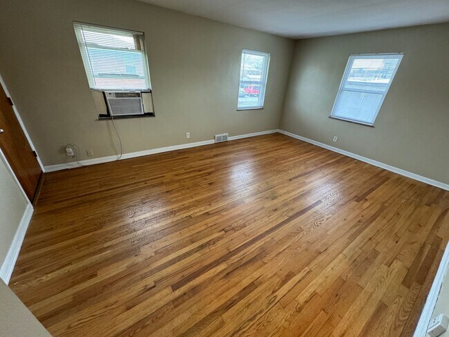 Foto del edificio - 1 Bedroom - Grandview