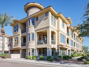 Building Photo - 7275 N Scottsdale Rd