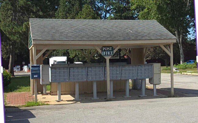 Foto del edificio - 185 Loudon Rd