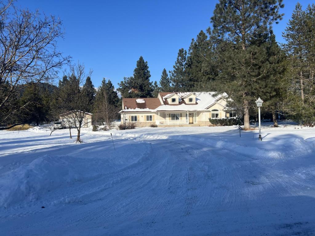 Foto principal - 1481 W Chaparral Ave