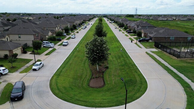 Foto del edificio - 16903 Cory Cornel Ln