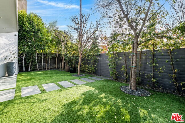 Foto del edificio - 1620 Electric Ave