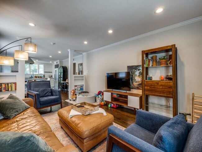 Foto del edificio - 6009 Ross Ave