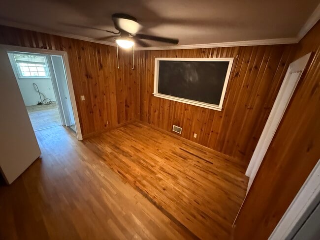 Building Photo - 325 Welcome Ave