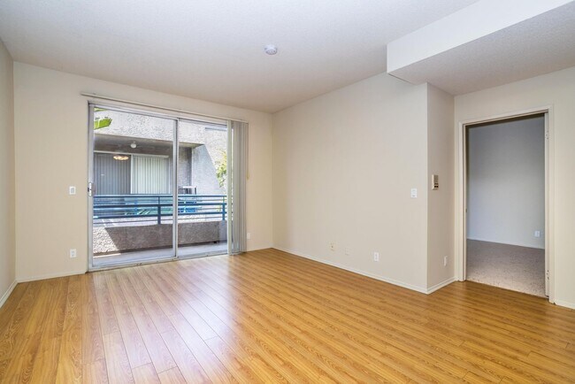 Foto del edificio - 10932 Morrison St