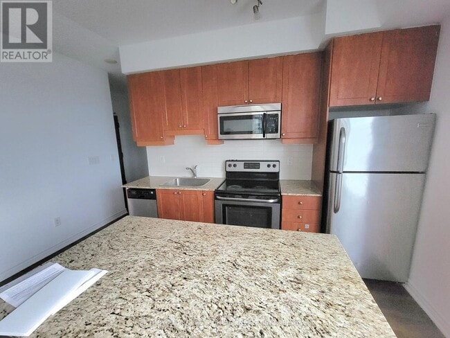 Building Photo - 385-3385 Prince of Wales Dr