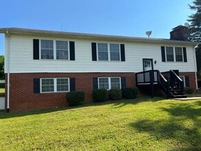 Building Photo - 975 Murray Ln