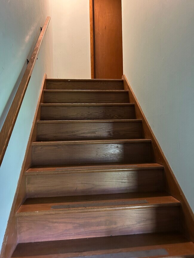 Private entrance to Upper apt. - 3729 Regency Dr