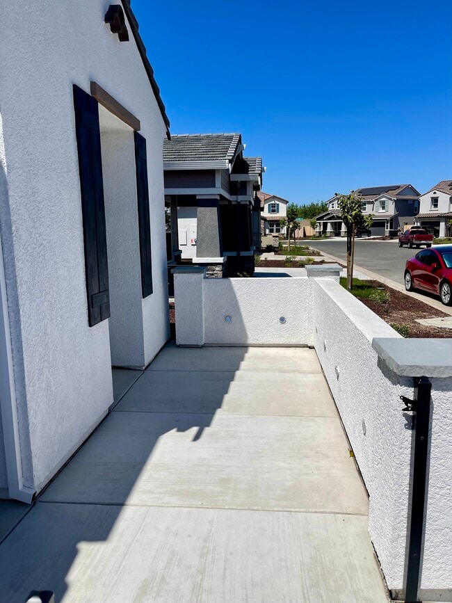 Building Photo - 2053 Carmel Rnch Cir