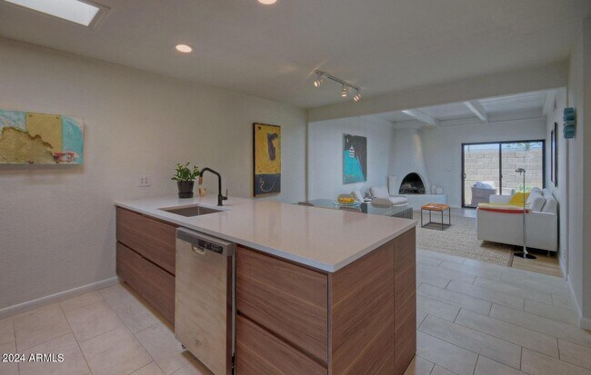 Foto del edificio - 1134 E Rovey Ave