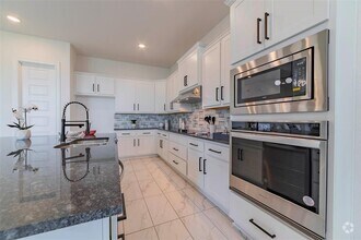 Building Photo - 101 Woodstock Cir