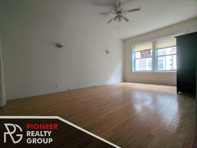 Foto del edificio - 4400 N Winchester Ave
