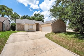 Building Photo - 930 Mesa Terrace Dr