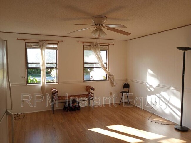 Foto del edificio - 2729 Broadway Cir