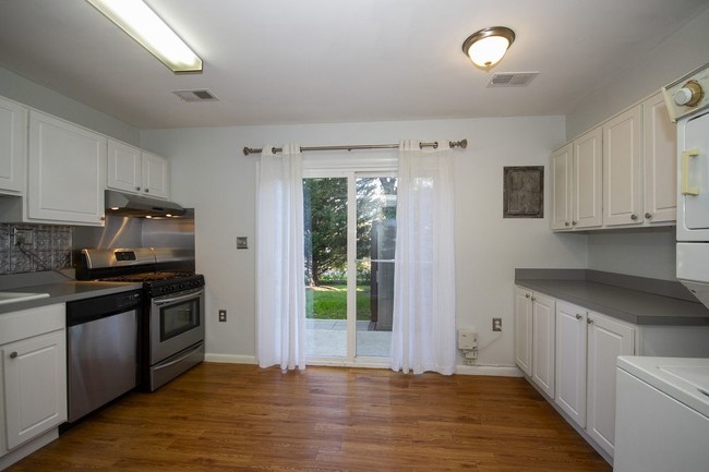 Building Photo - 8387 Norwood Dr