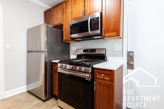Foto del edificio - 1352 W Carmen Ave