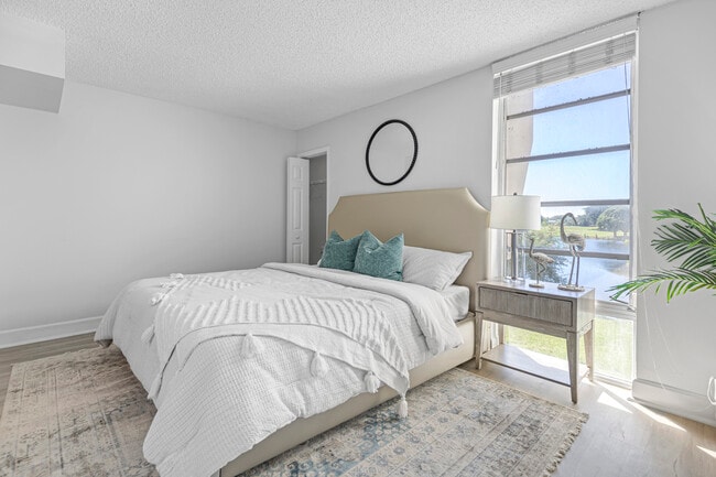 Interior Photo - Nottingham Pine Luxury Apartment Homes - U...