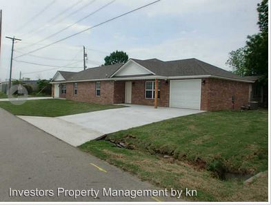 Primary Photo - 801 Creston St
