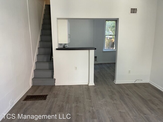 Building Photo - 2 br, 1 bath House - 3038 Collins St