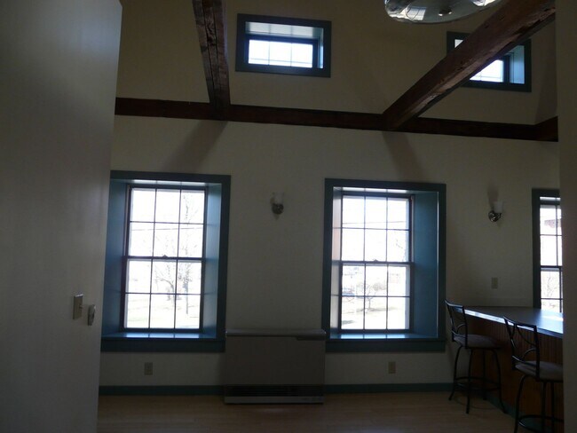 Foto del edificio - White Sulphur, LLC 165