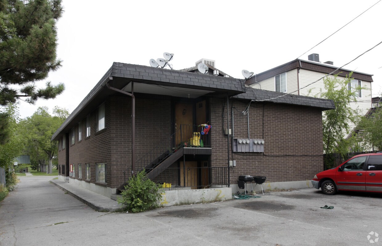 Building Photo - 1419 W 400 S