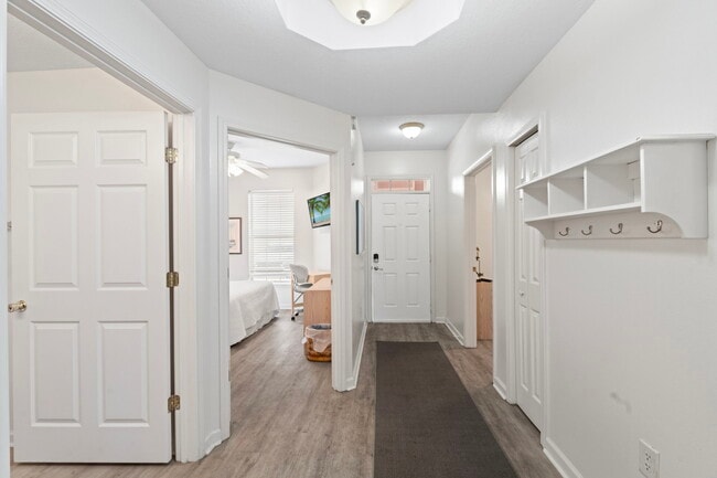 Building Photo - 225 Atlantis Cir