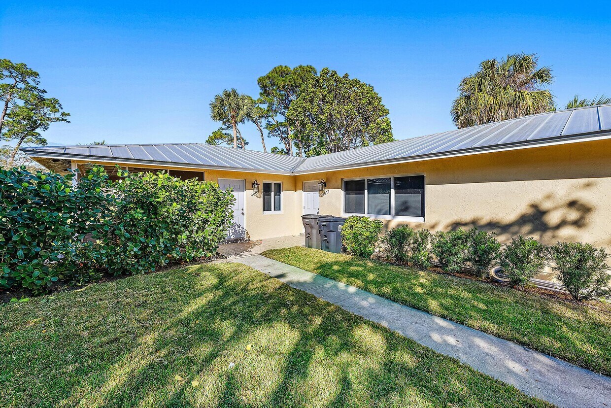 Primary Photo - 9087 W Highland Pines Blvd