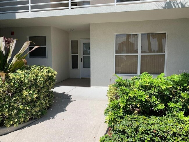 Building Photo - 6061 Bahia Del Mar Cir