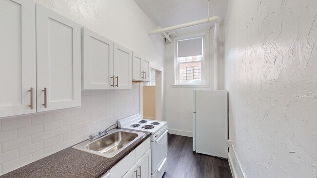 Foto del edificio - 90 Brainerd Rd