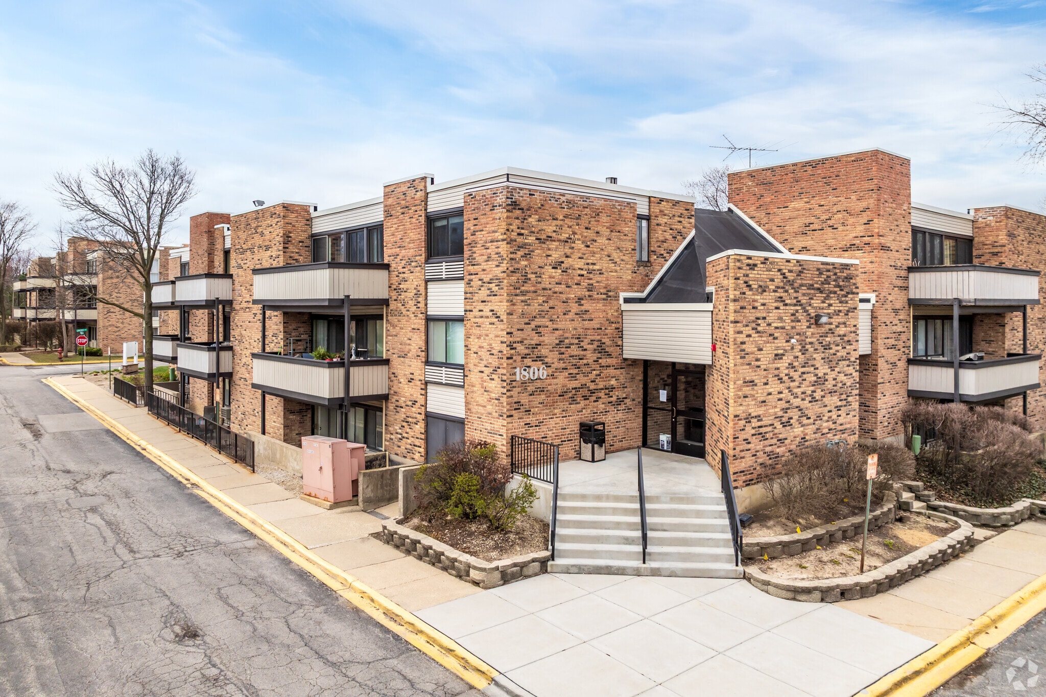 Lakeside Condominium